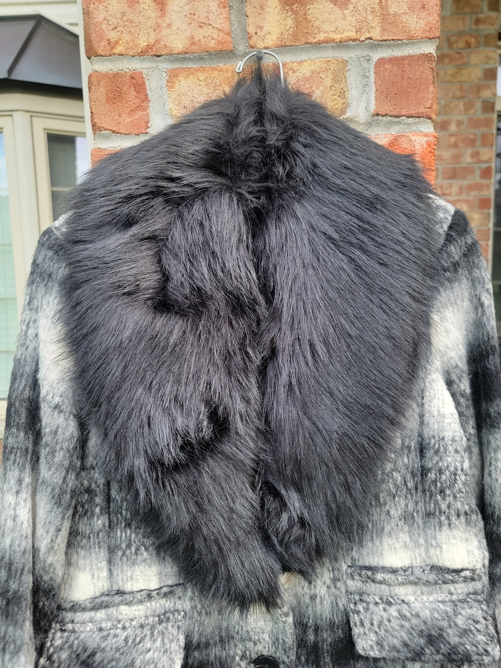 Laundry By Shelli Segal Black & White Plaid Coat with Faux Fur Collar - Picture 4 of 16